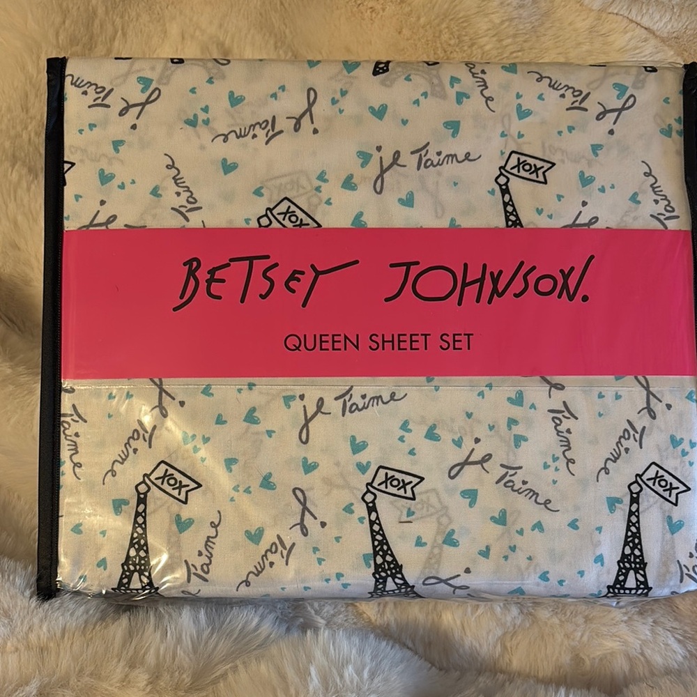 Betsey Johnson Queen Sheet Set - White with Black and Blue Design